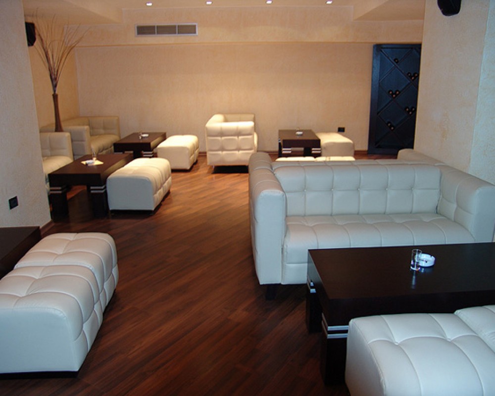 Furnitures for Bars & Restaurants 261018