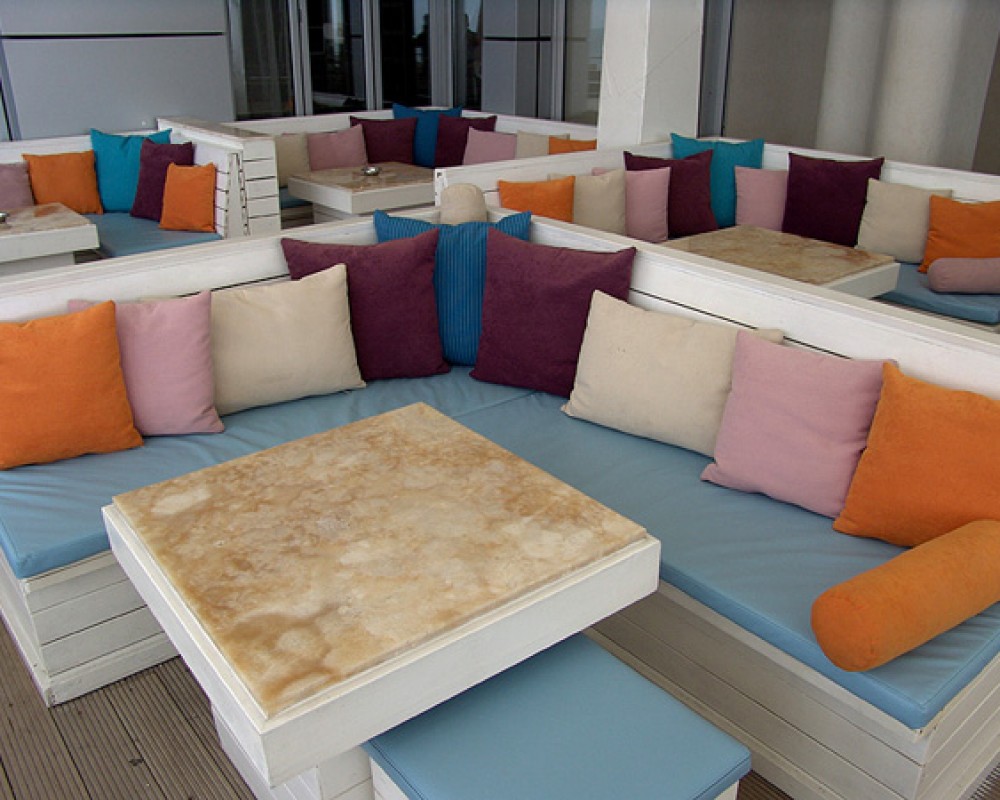 Furnitures for Bars & Restaurants 311018