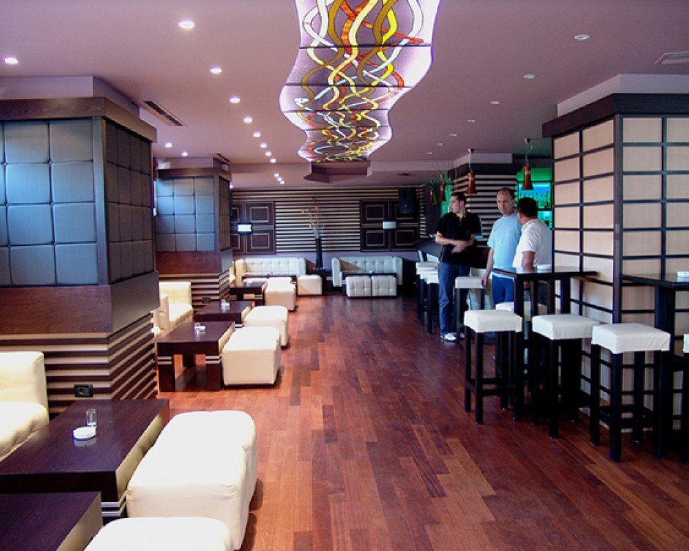 Furnitures for Bars & Restaurants 271018